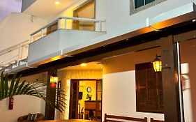 Dlux Hotel